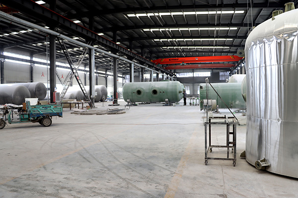 玻璃钢塔器车间